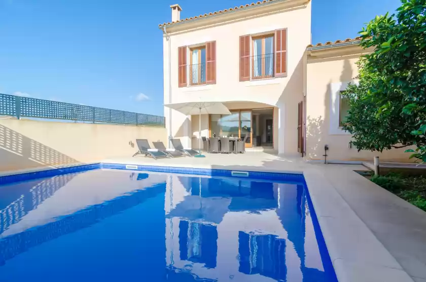 Holiday rentals in Llull