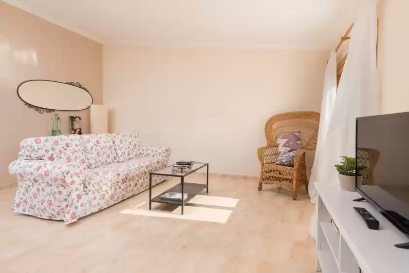 Holiday rentals in Can molina, Cala Anguila-Cala Mendia