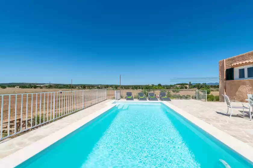 Holiday rentals in Ses barreres, Campos