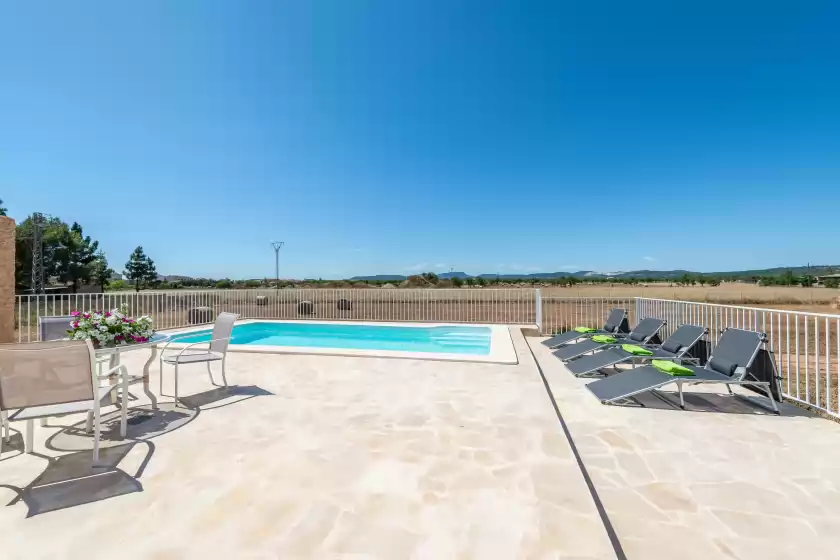 Holiday rentals in Ses barreres, Campos