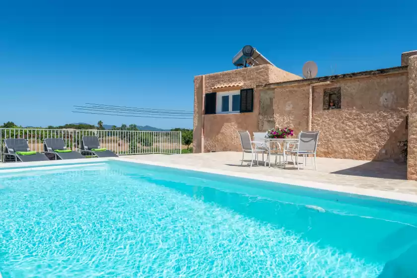 Holiday rentals in Ses barreres, Campos