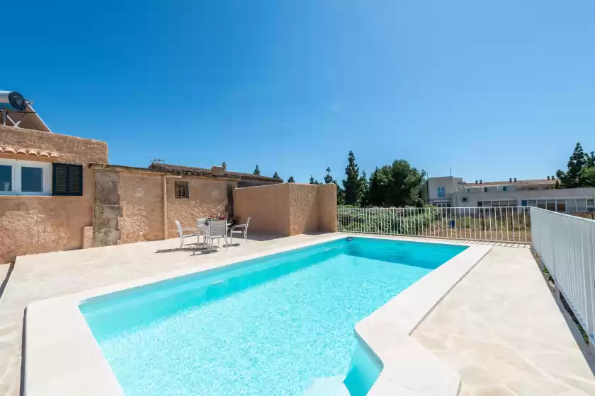 Holiday rentals in Ses barreres, Campos