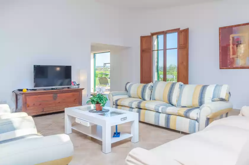 Holiday rentals in Ses barreres, Campos