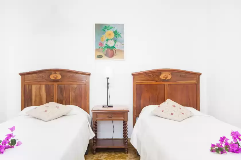 Holiday rentals in Oblades, es Carregador
