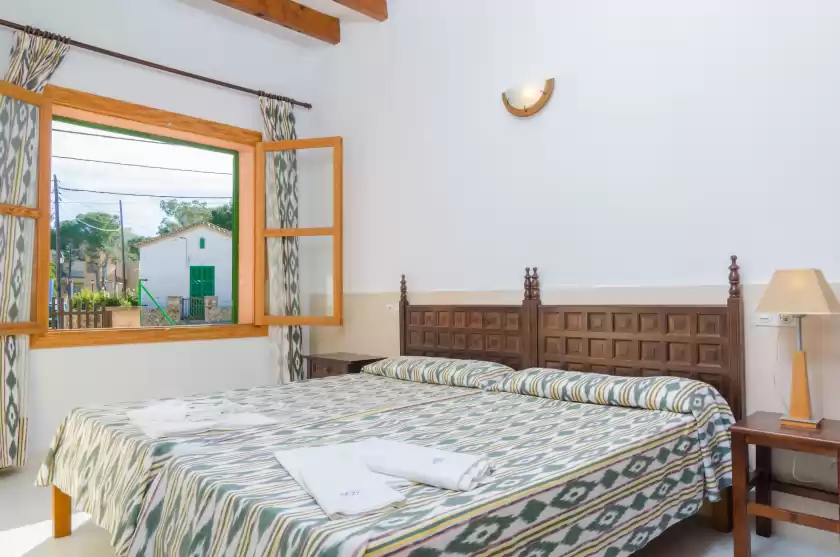 Holiday rentals in Danus burguera pb, Cala Figuera