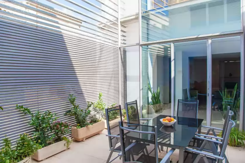 Holiday rentals in Can modern