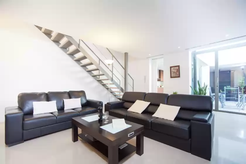 Holiday rentals in Can modern, Sa Pobla