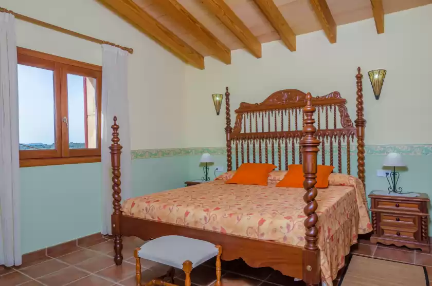 Holiday rentals in Sa torre nova, s'Illot