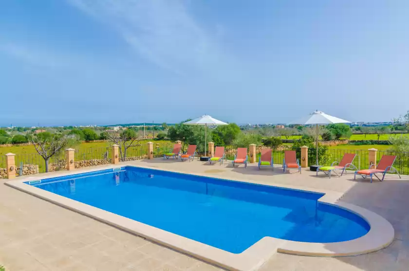 Holiday rentals in Sa torre nova, s'Illot