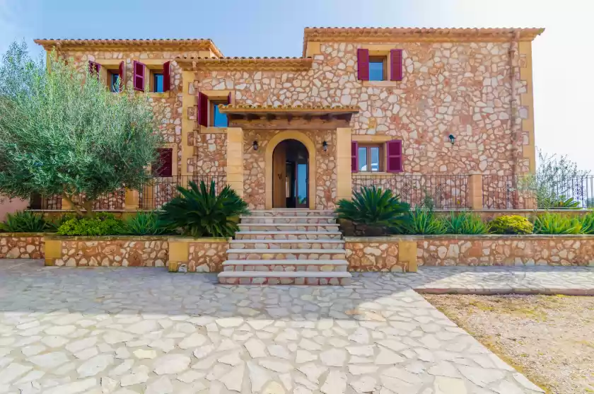 Holiday rentals in Sa torre nova, s'Illot