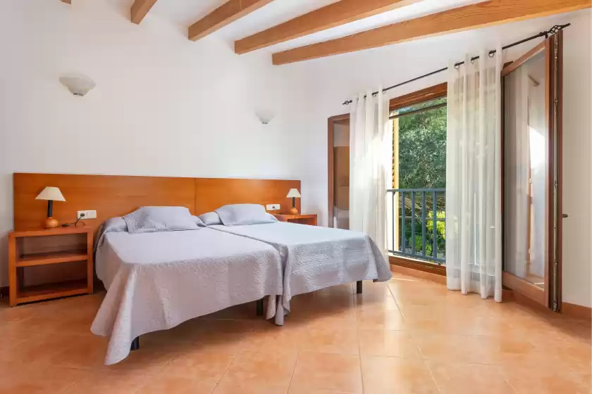 Holiday rentals in Es riquers (des pinar), Porreres
