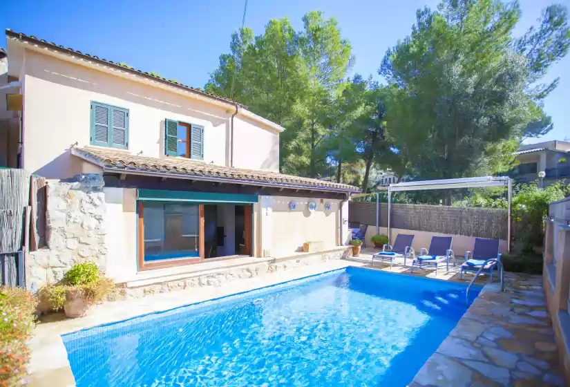 Holiday rentals in Violeta
