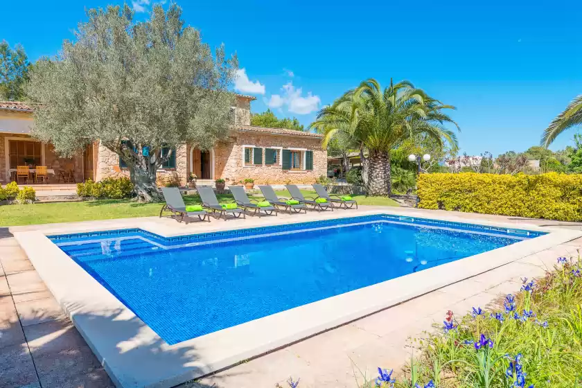 Holiday rentals in Es moli de salqueria