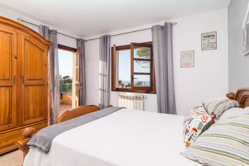 Holiday rentals in Home in tramuntana, es Port des Canonge
