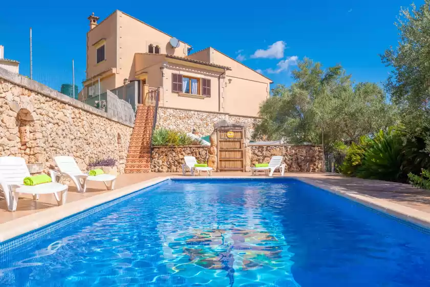 Holiday rentals in Can kalet, Costitx