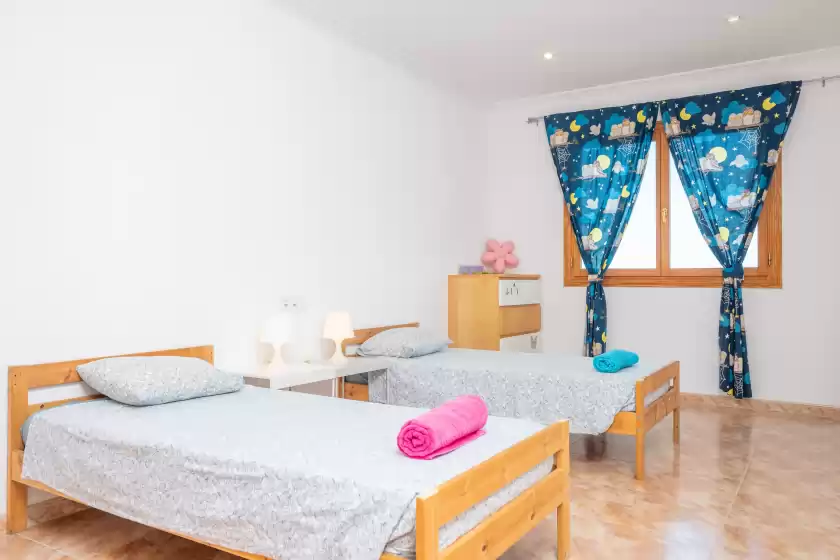 Holiday rentals in Can kalet, Costitx