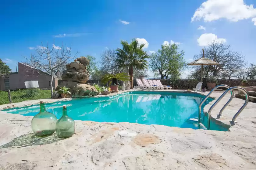 Holiday rentals in Cas guixer