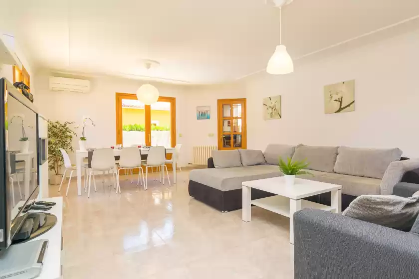 Holiday rentals in Villa tobias, sa Indioteria