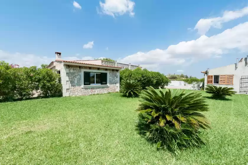 Holiday rentals in Llimona, Inca