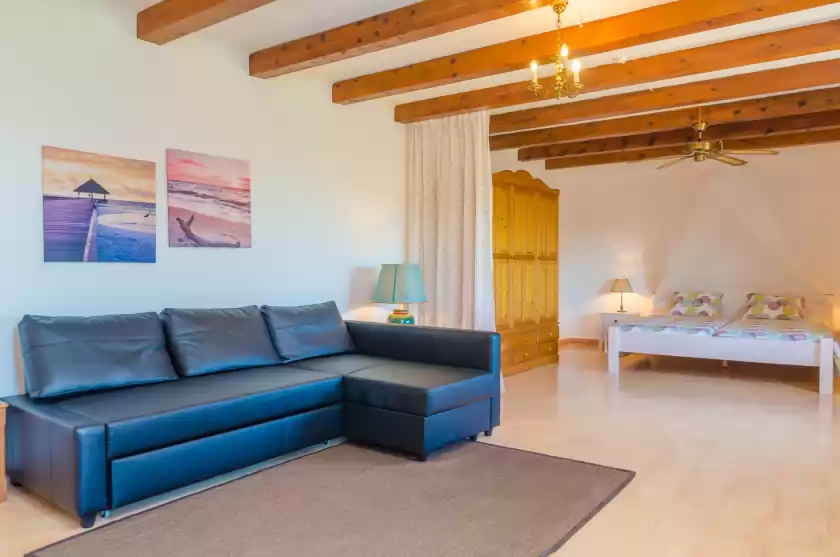 Holiday rentals in Ca's mungi vell, s'Horta