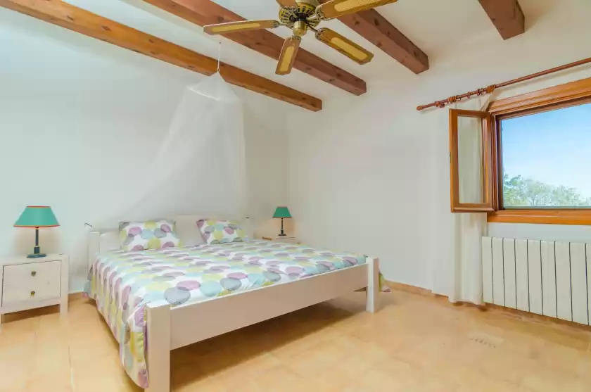 Holiday rentals in Ca's mungi vell, s'Horta