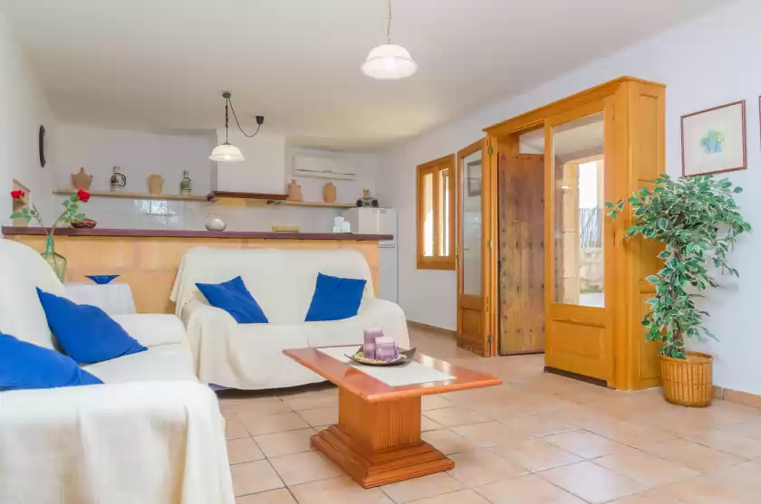 Holiday rentals in Es palmer, Campos