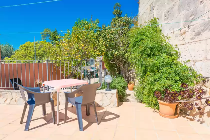 Holiday rentals in Sotio