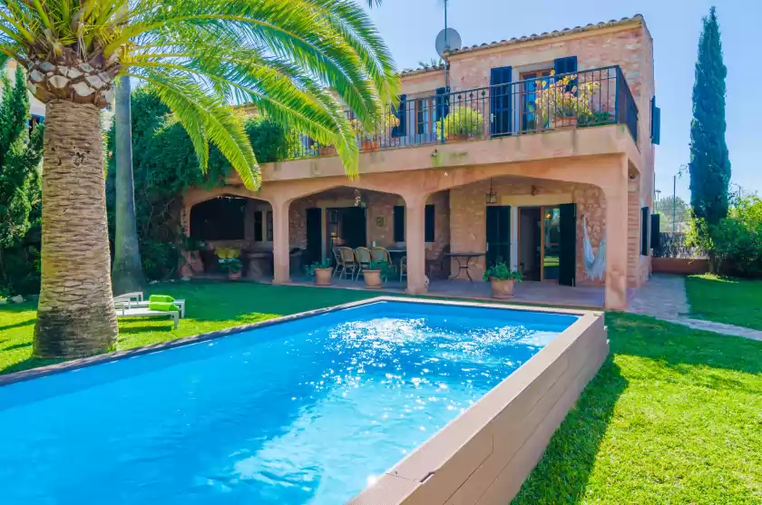 Holiday rentals in Gran llombards