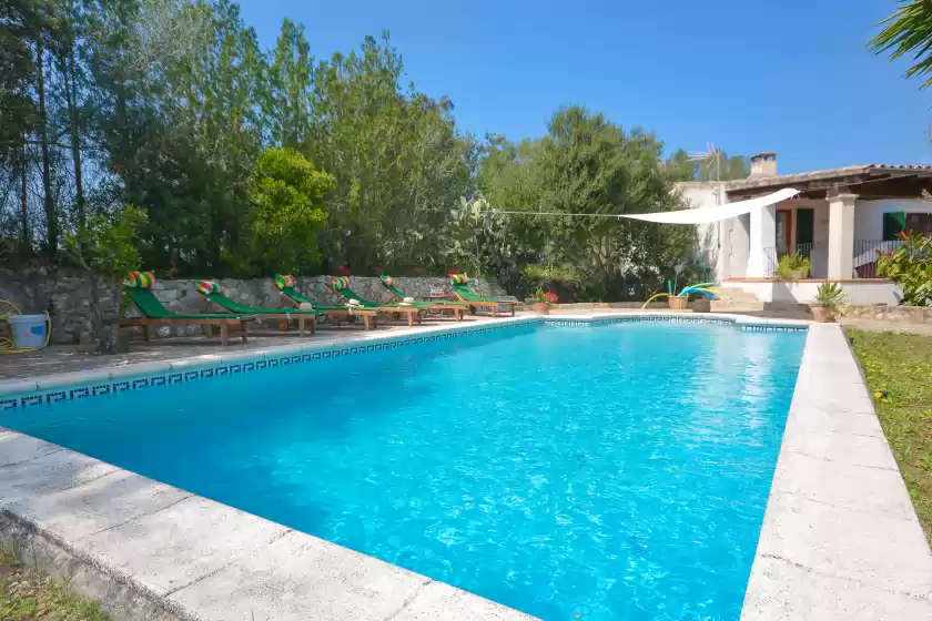 Holiday rentals in Short dhortella