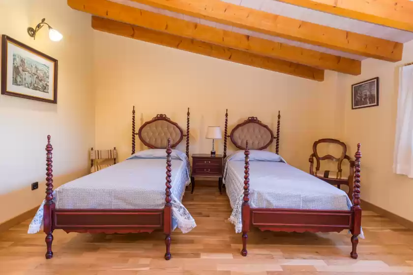 Holiday rentals in Son llucia, Jornets