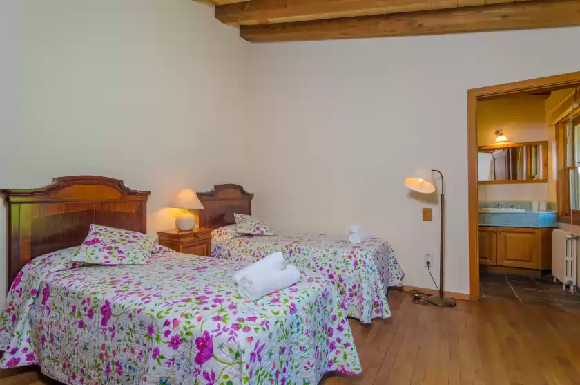 Holiday rentals in Villa dos pins, Valldemossa