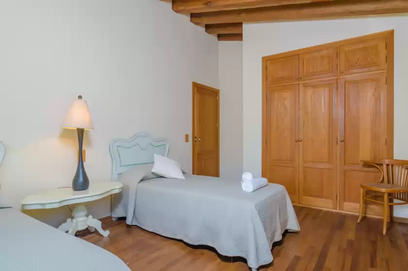 Holiday rentals in Villa dos pins, Valldemossa