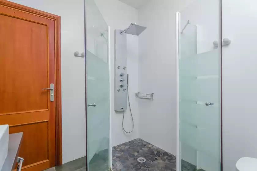 Holiday rentals in Ses penyes rotges, Portopetro