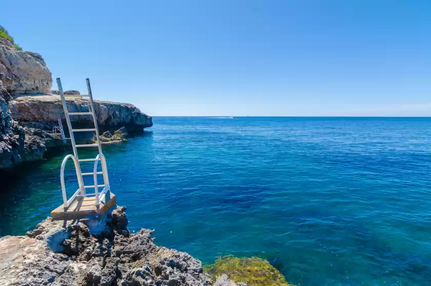 Holiday rentals in Ses penyes rotges, Portopetro