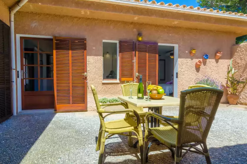 Holiday rentals in Ses penyes rotges, Portopetro