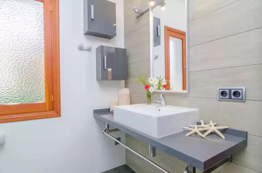 Holiday rentals in Ses penyes rotges, Portopetro