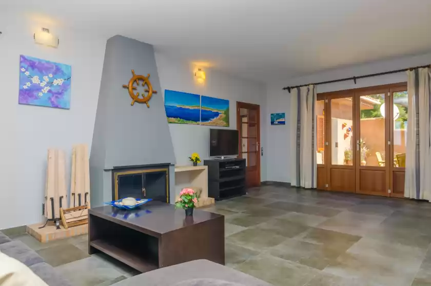 Holiday rentals in Ses penyes rotges, Portopetro