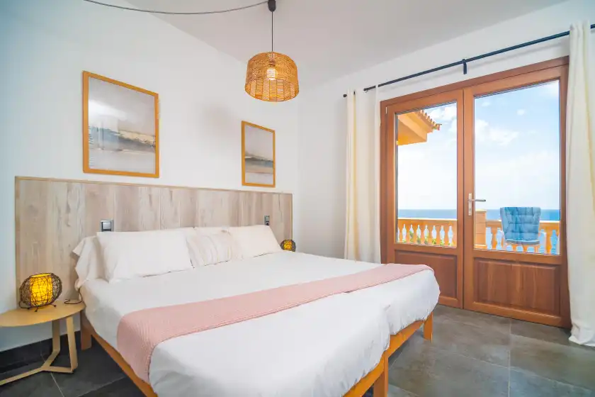 Ferienhaus auf Ses penyes rotges, (antes sa penya trencada), Portopetro