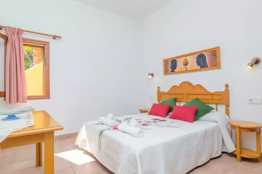 Holiday rentals in Can jeroni, Cala Ferrera