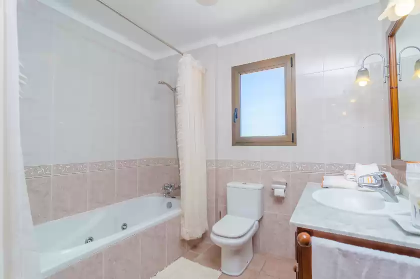 Holiday rentals in Can jeroni, Cala Ferrera