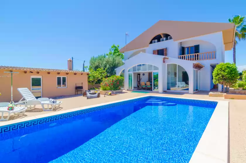 Holiday rentals in Can riera, sa Coma