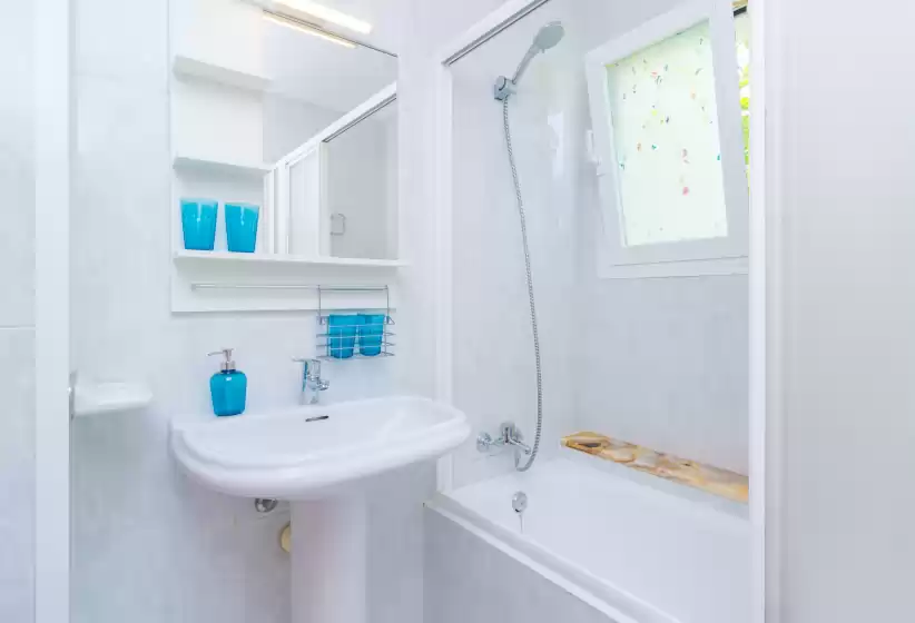 Holiday rentals in Can riera, sa Coma