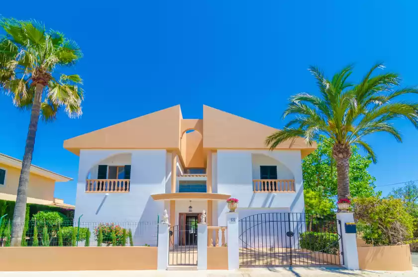 Holiday rentals in Can riera, sa Coma