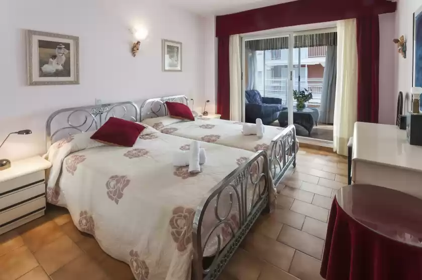 Holiday rentals in Marimar, Grau i Platja