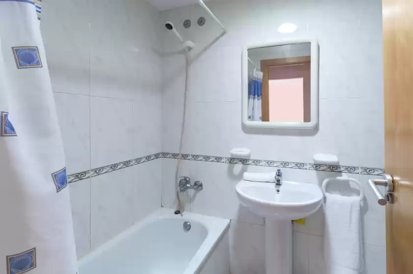 Ferienhaus auf Delirio, Grau i Platja