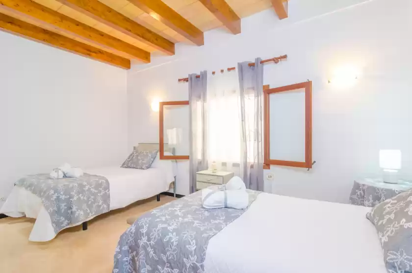Holiday rentals in Can pedro ros, s'Illot-Cala Morlanda