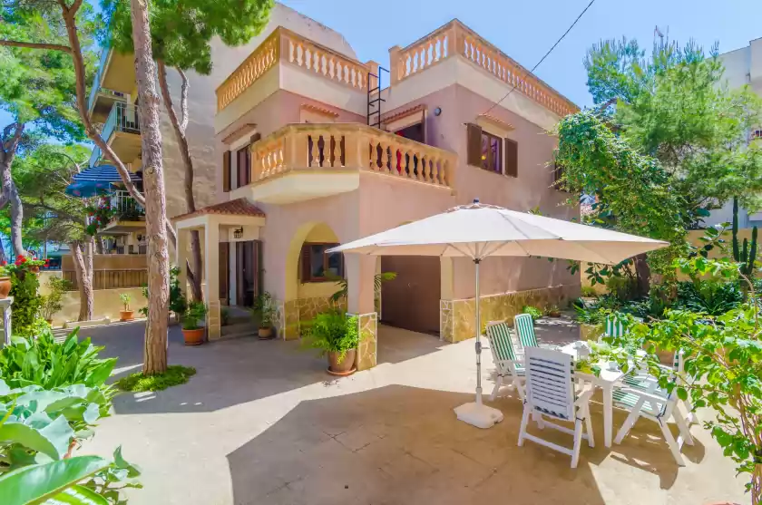 Holiday rentals in Can pedro ros