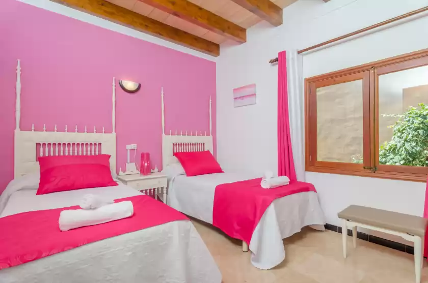 Holiday rentals in Can pedro ros, s'Illot-Cala Morlanda