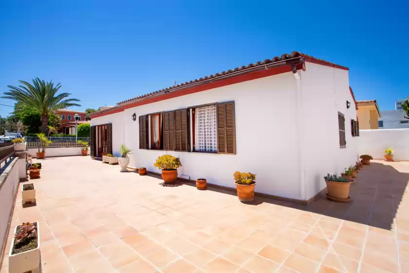 Holiday rentals in Villa xavier, Can Picafort