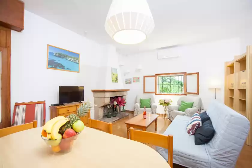 Holiday rentals in Creisell, Inca
